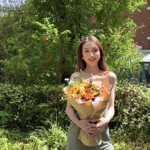 Jingyi Xu